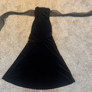 Elegant Black Velvet Evening Gown